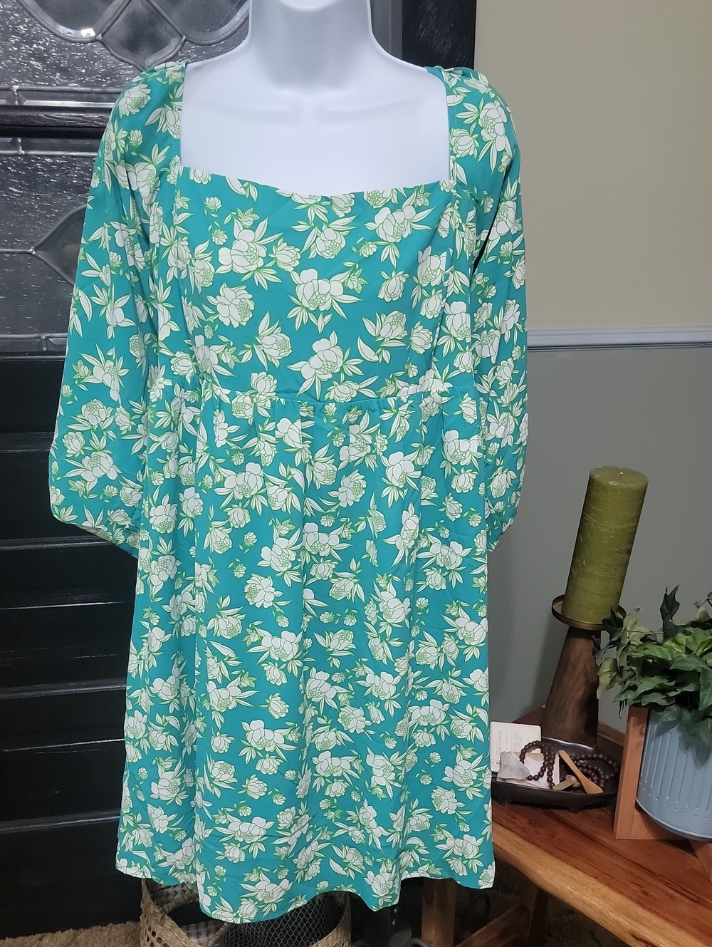 Davi & Dani Women's 2XL NWT Floral Bell Sleeve Tie Back Dress Lined Pockets